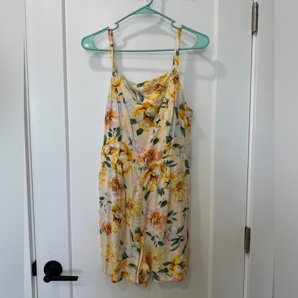 Old Navy Yellow Floral Romper - Women’s Size Medium